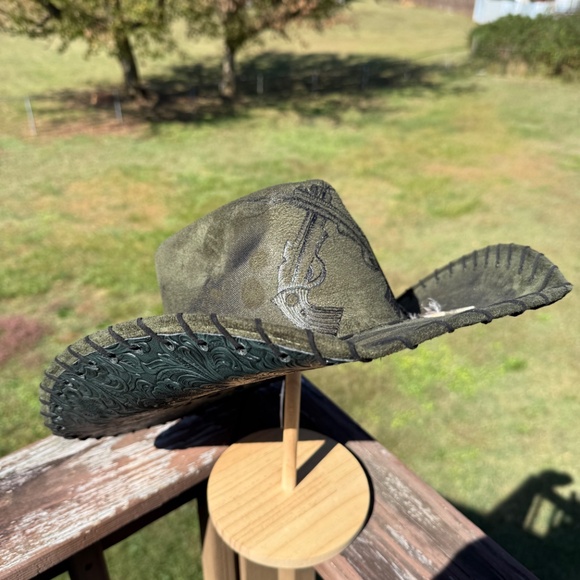 Hand Burned Crossed Pistols on Suede Hat with Tooled Leather - Picture 3 of 5